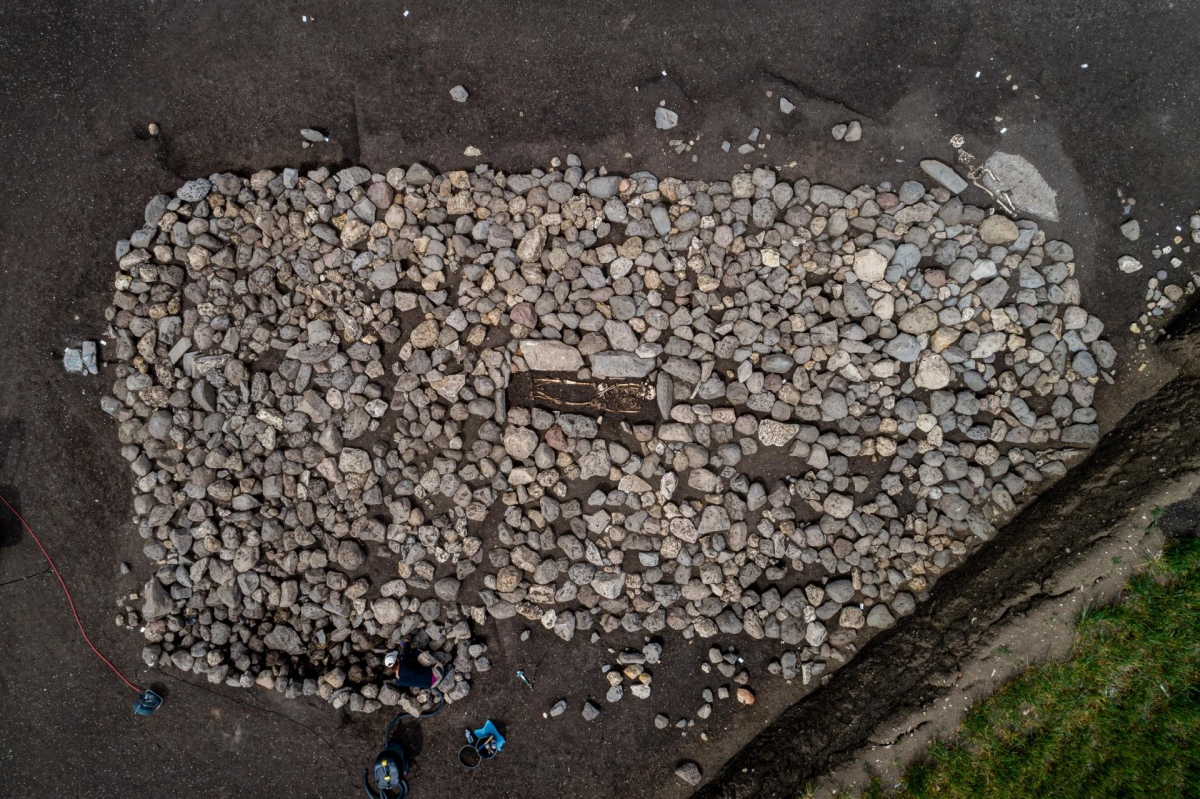 Click for full size image of Veyre-Monton buried standing stones (PID:201815) Veyre-Monton buried standing stones