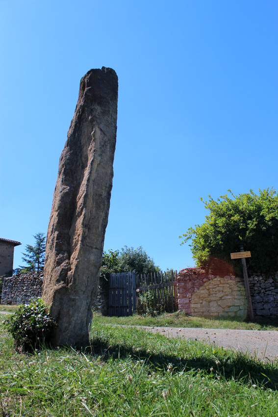 Click for full size image of Menhir de Chancerons (PID:111339) Menhir de Chancerons