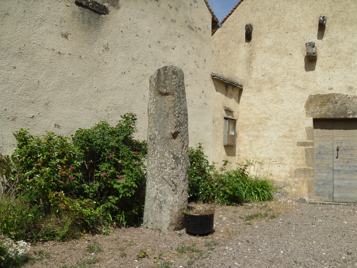 Cimetière Menhir