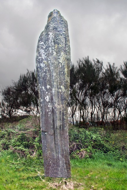 Porz Guillo menhir