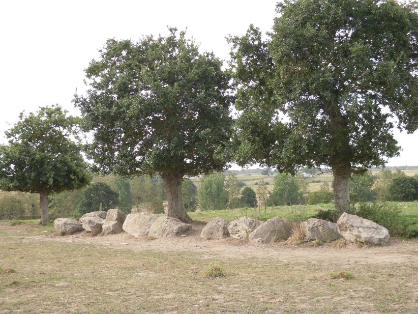 Click for full size image of Allée Couverte des Jeannetières (PID:186440) Allée Couverte des Jeannetières