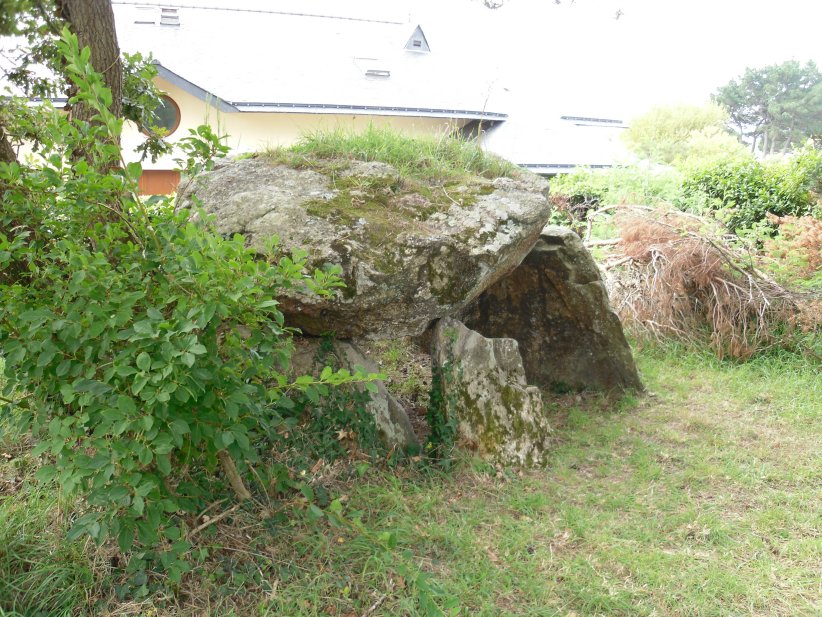 Click for full size image of Gornevez dolmen (PID:127286) Gornevez dolmen