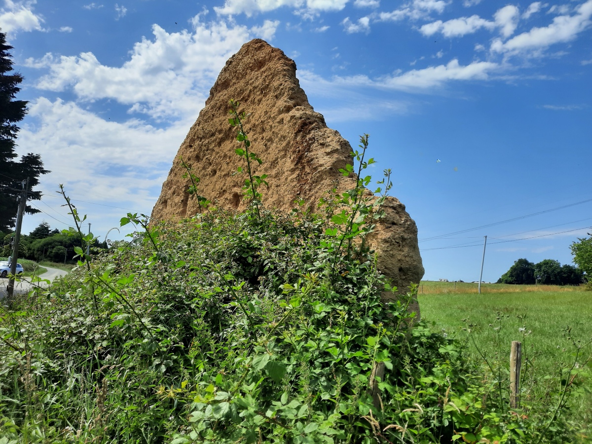 Click for full size image of Roche des Basses Mordelles (PID:246040) Roche des Basses Mordelles