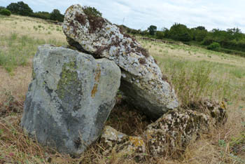 Click for full size image of Dolmen des Granges (Ceaulmont) (PID:201485) Dolmen des Granges (Ceaulmont)