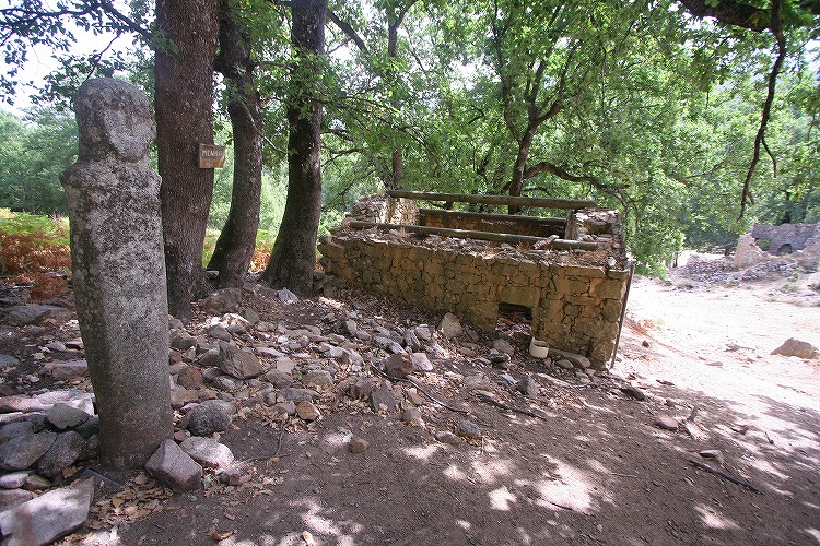 Tavera statue-menhir