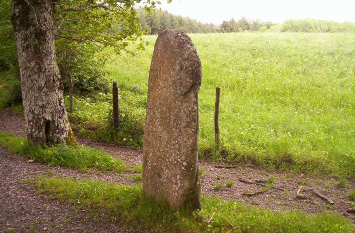 Click for full size image of Statue menhir de Gieussels (PID:60035) Statue menhir de Gieussels