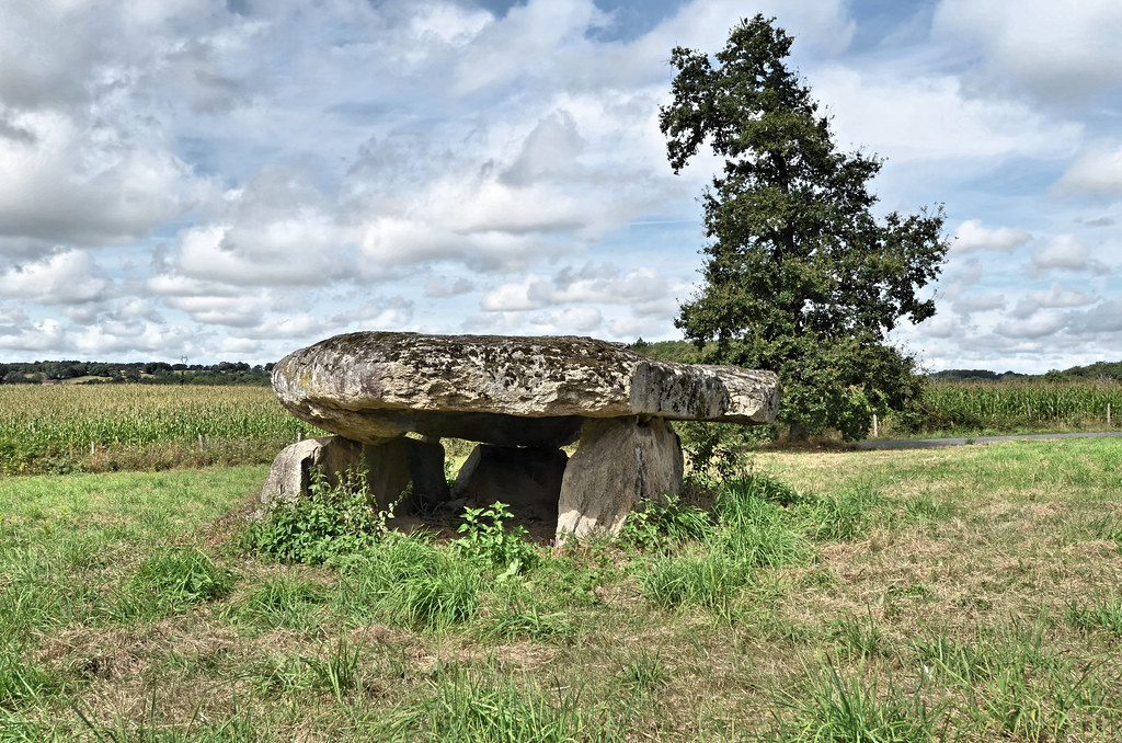 La Lue dolmen