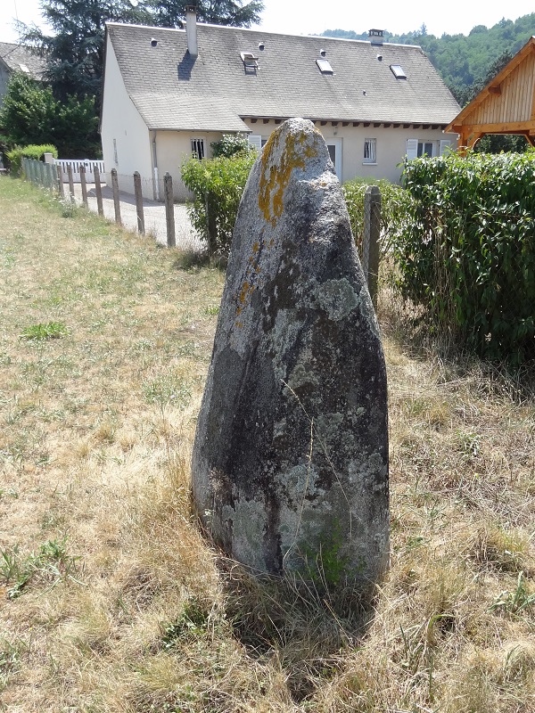 Click for full size image of Menhir dit le Grave de Roland (PID:177537) Menhir dit le Grave de Roland