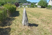 Click for full size image of Menhir dit le Grave de Roland (PID:183631) Menhir dit le Grave de Roland