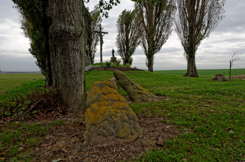 Click for full size image of Cromlech de Niergnies (PID:148751) Cromlech de Niergnies