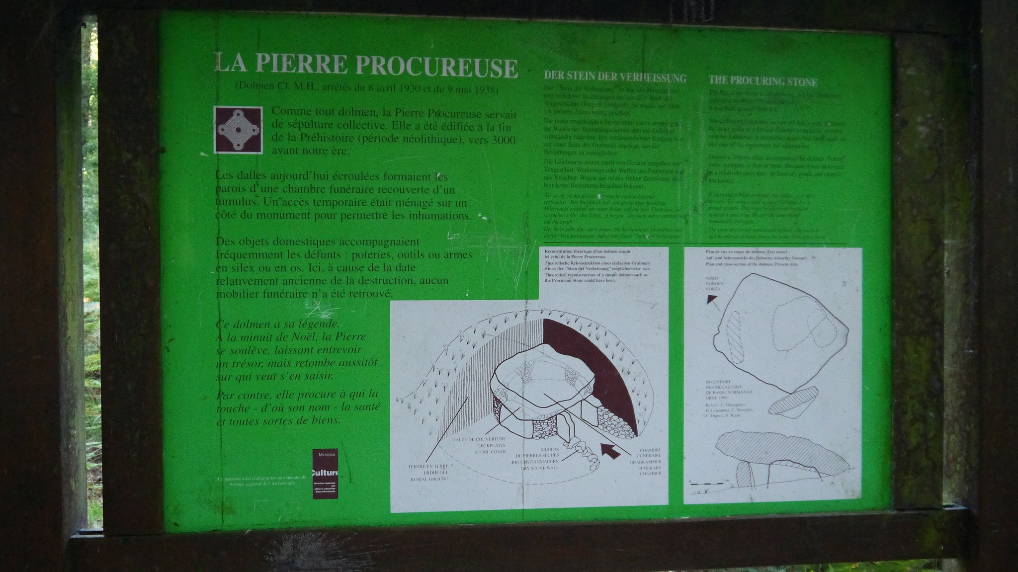 Click for full size image of Dolmen de la Pierre Procureuse (PID:146266) Dolmen de la Pierre Procureuse