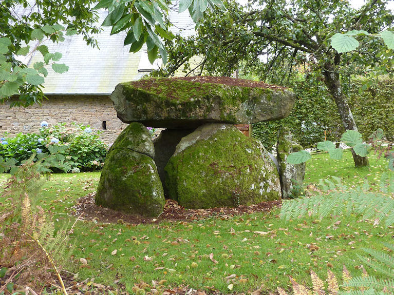 Click for full size image of la Loge aux Sarrasins (PID:83065) la Loge aux Sarrasins
