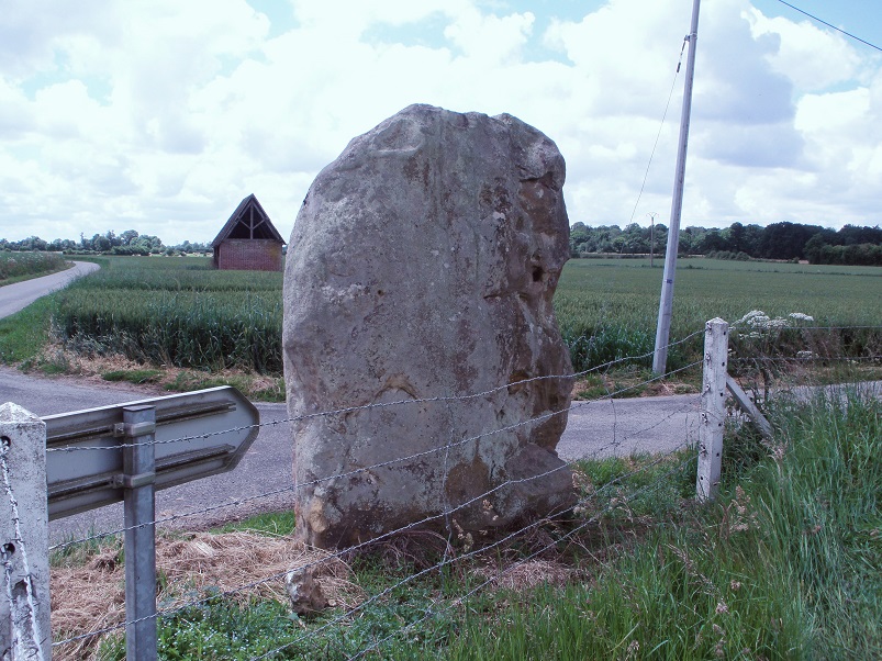 Click for full size image of Menhir dit la Longue-Pierre (Landepéreuse) (PID:181302) Menhir dit la Longue-Pierre (Landepéreuse)