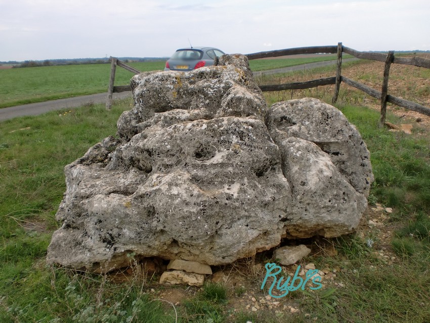 Click for full size image of Dolmen de la Pierre Virante (PID:67818) Dolmen de la Pierre Virante