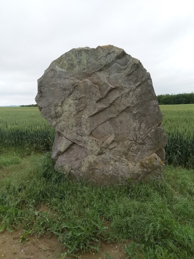 Click for full size image of Menhir dit la Pierre d'Oblicamp (PID:182779) Menhir dit la Pierre d'Oblicamp