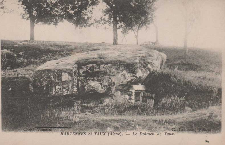 Dolmen de Taux