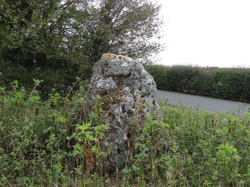 Click for full size image of Menhir des Bouquemonts (PID:178331) Menhir des Bouquemonts