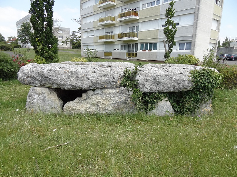 Click for full size image of Sechebec Dolmen (PID:178179) Sechebec Dolmen