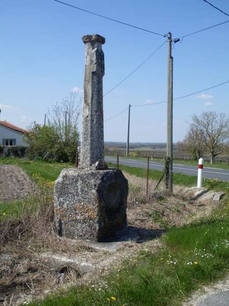 La Pierre Percée (Sainte Lheurine) (PID:57883) La Pierre Percée (Sainte Lheurine)