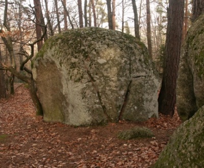 Saint-Bonnet-Le-Chateau Roches