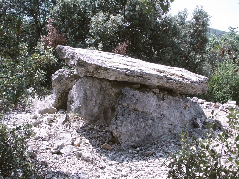 Click for full size image of Dolmen de la Combe de Bonne Fille 1 (PID:180879) Dolmen de la Combe de Bonne Fille 1