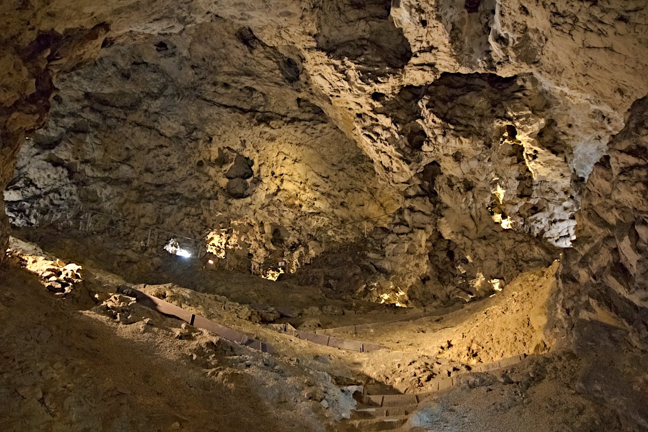 Click for full size image of Hohlefels Höhle (PID:273771) Hohlefels Höhle