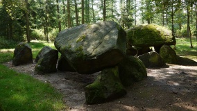 Harrenstaette Poldenhuenensteine - PID:94652