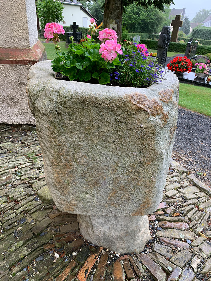 Click for full size image of Menhir von Eschfeld (PID:214175) Menhir von Eschfeld