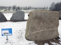 Wulfen Langbett mit Opferstein (modern) - PID:103932