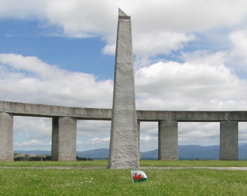 Click for full size image of Stonehenge Aotearoa (PID:89875) Stonehenge Aotearoa