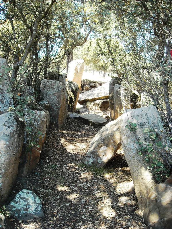 Click for full size image of La Estrella dolmen (PID:46843) La Estrella dolmen