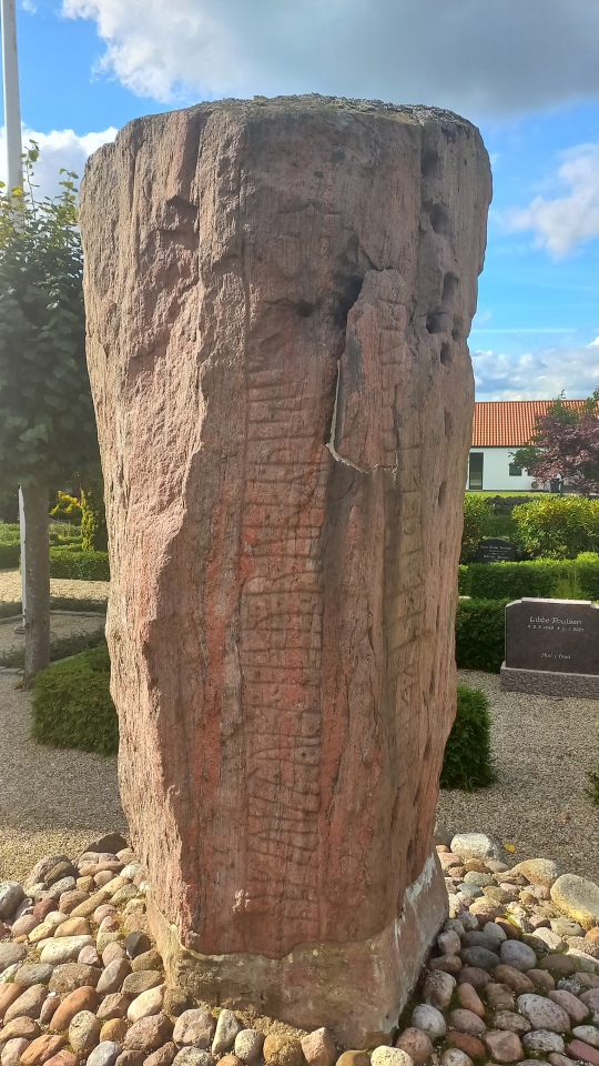 Læborg Runesten