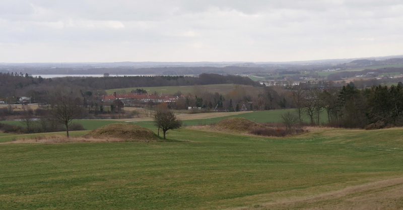 View from the top of Maglehøj. Skæderhøj and Buskhøj can be seen.