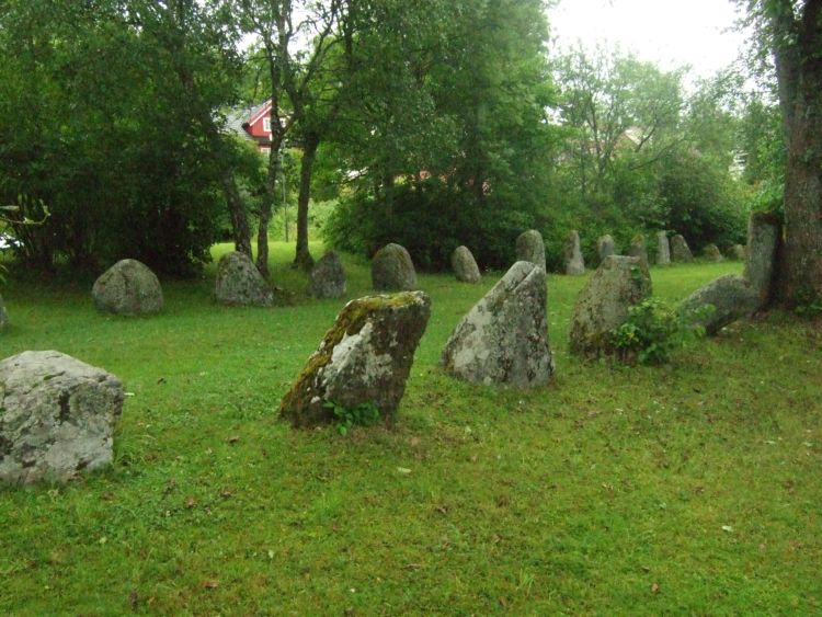 Click for full size image of Tingvoll Stone Setting (PID:52704) Tingvoll Stone Setting