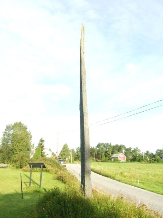Click for full size image of The Troll's Arrow (PID:49206) The Troll's Arrow