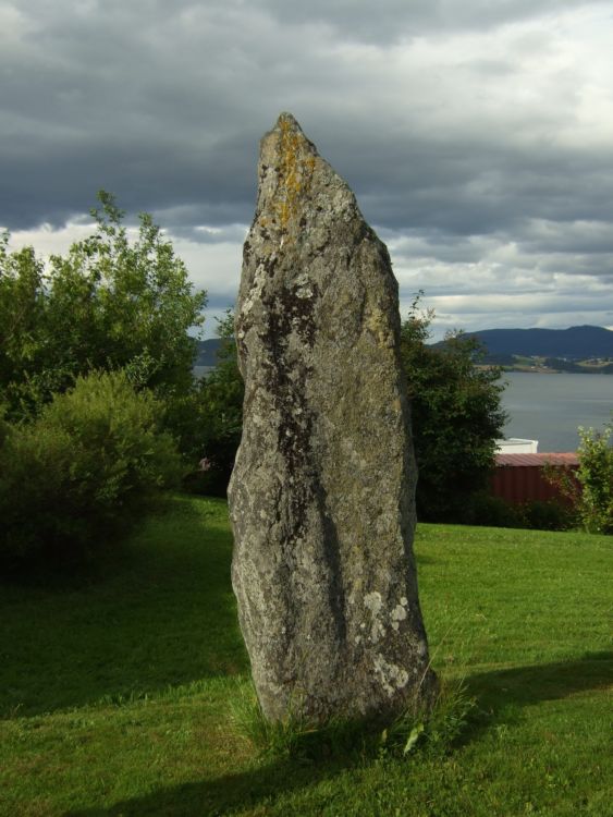 Click for full size image of Børsa Standing Stones (PID:53022) Børsa Standing Stones