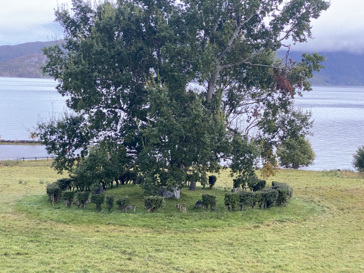 Click for full size image of Tingstedet på Bremsnes (PID:277776) Tingstedet på Bremsnes