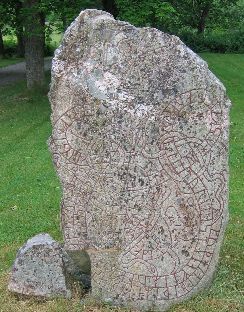 Click for full size image of Lingsberg Runestones (PID:273685) Lingsberg Runestones