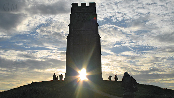 Summer-Solstice-Sunrise-Glastonbury-Tor-2010-3