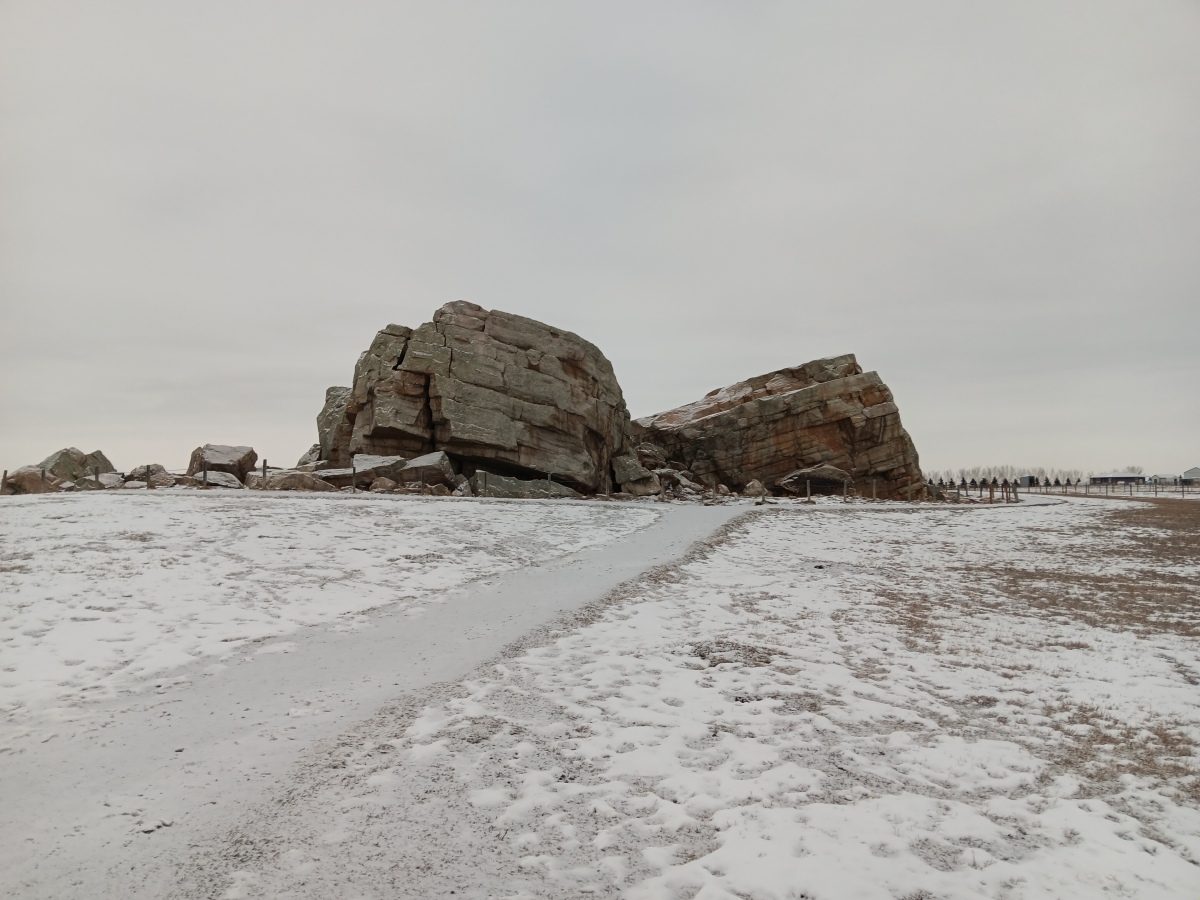 Click for full size image of Big Rock (Alberta) (PID:271009) Big Rock (Alberta)