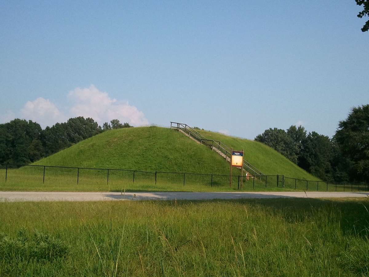 Click for full size image of Nanih Waiya Mound (PID:261644) Nanih Waiya Mound