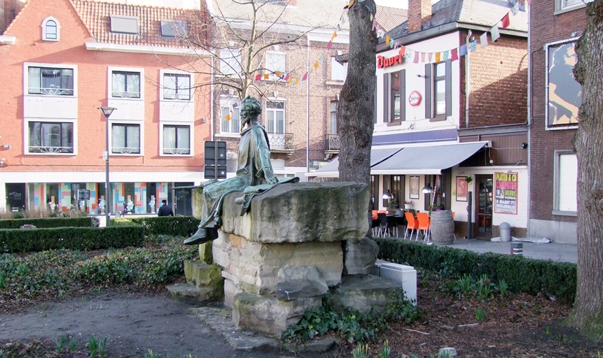 Hendrik Van Veldeke statue
