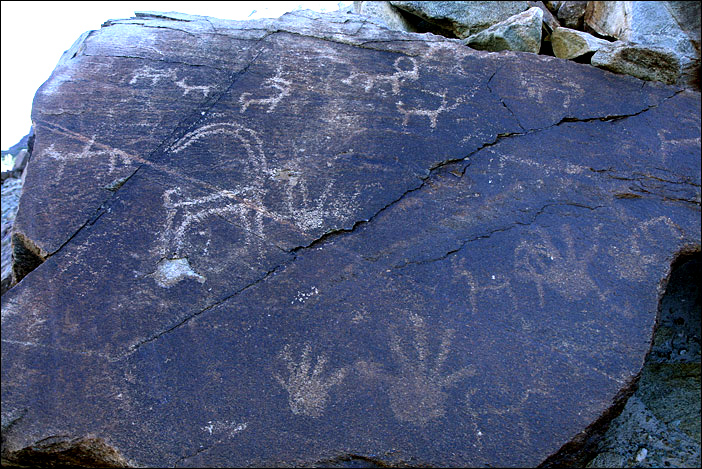 Click for full size image of Panamik Petroglyphs (PID:109626) Panamik Petroglyphs