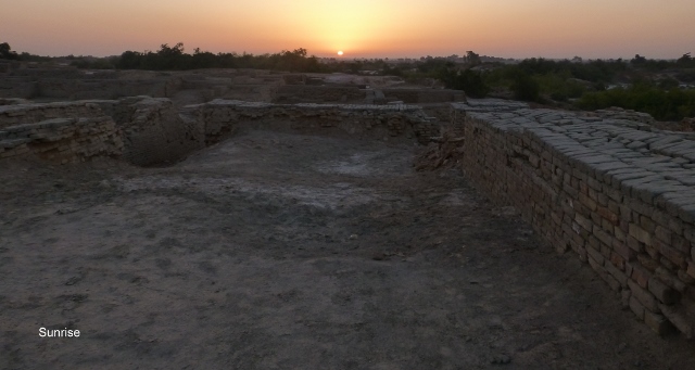 Click for full size image of Mohenjo-daro (PID:114177) Mohenjo-daro