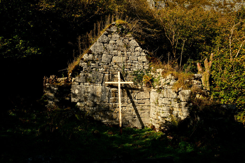 Hermit's Cave and Holy Well - Burren National Park