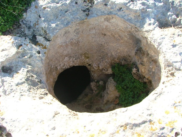 Xemxija Tombs