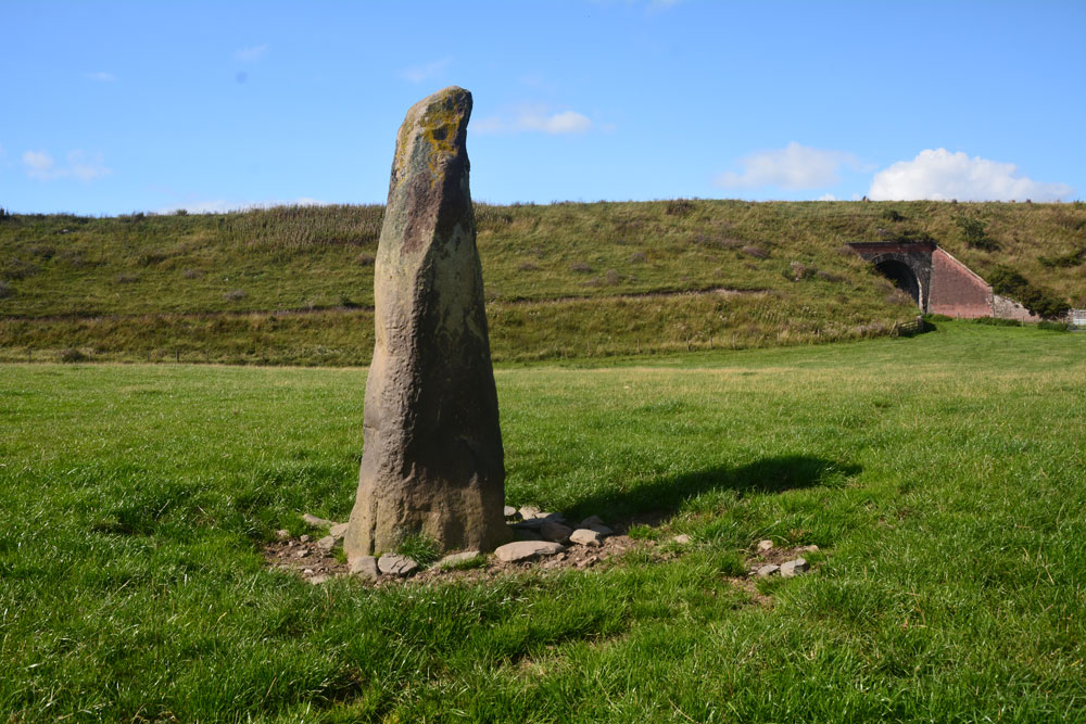 Click for full size image of Midshiels Standing Stone (PID:185417) Midshiels Standing Stone