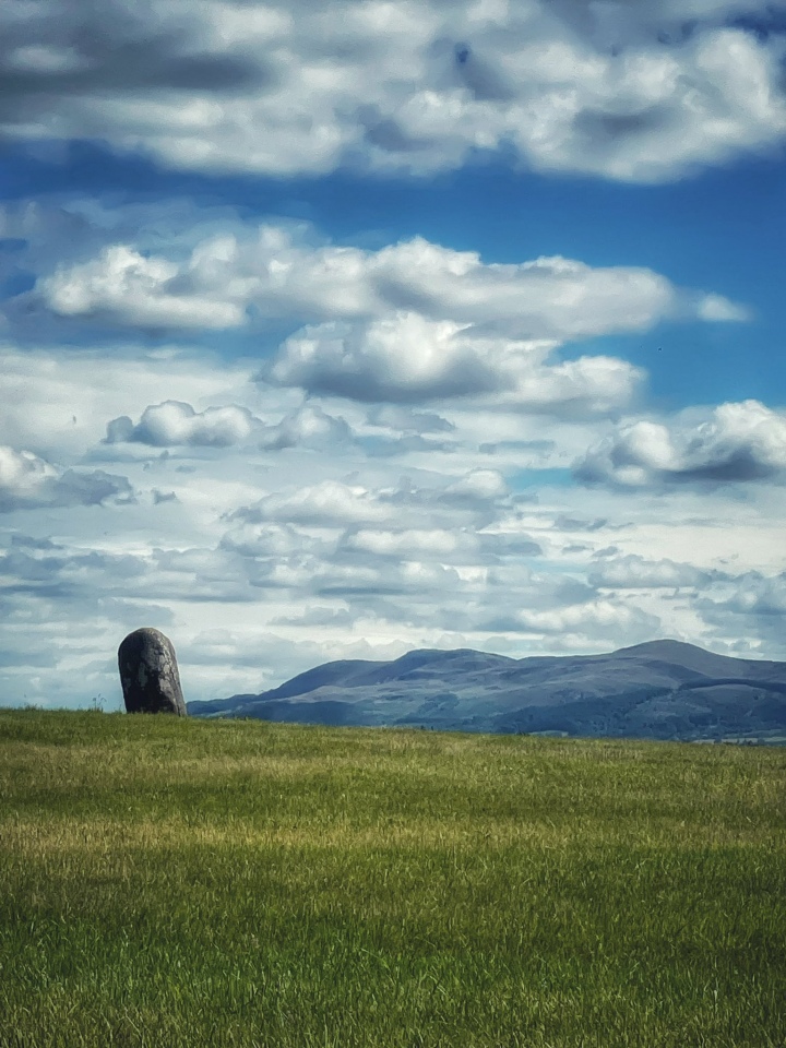 Click for full size image of Cat Stane (Kirkliston) (PID:274998) Cat Stane (Kirkliston)
