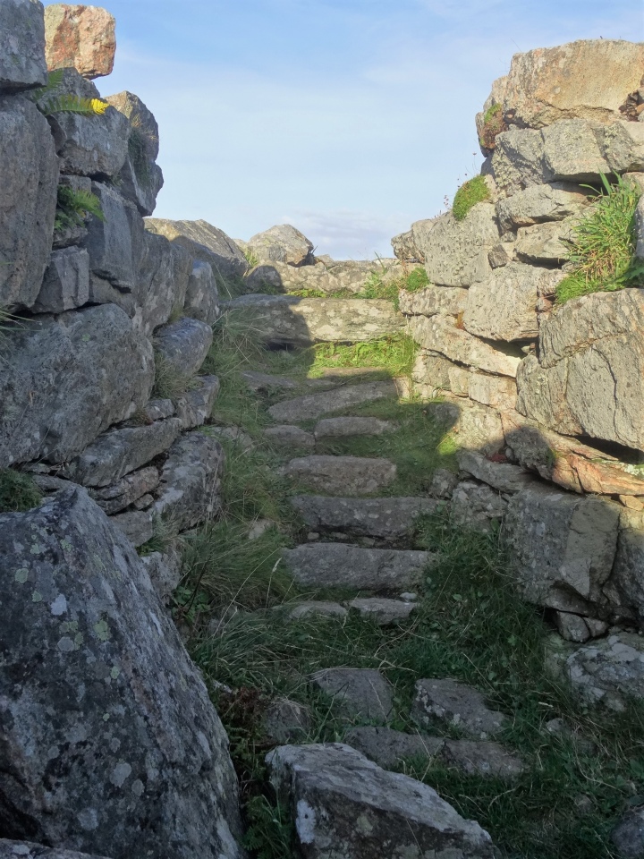Click for full size image of Dun Mor Vaul (PID:254790) Dun Mor Vaul