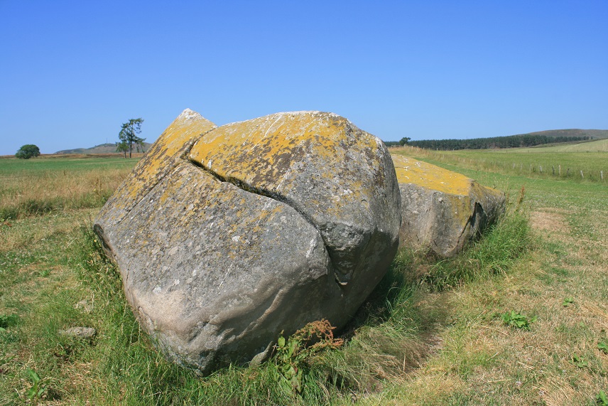 Click for full size image of Thorn Recumbent Stones (PID:111877) Thorn Recumbent Stones